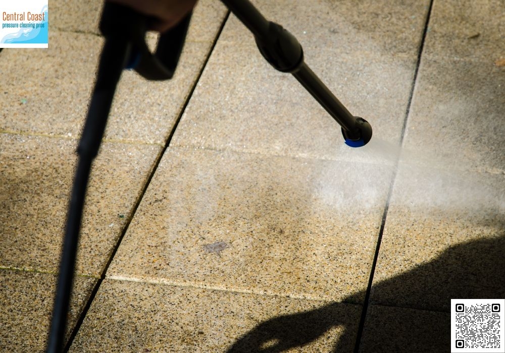Are there solar panel efficiency cleaning services in Woy Woy?