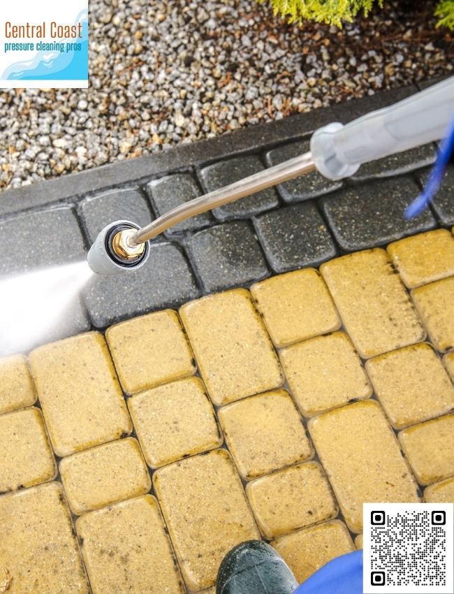 Who provides gutter debris removal services in Woy Woy?