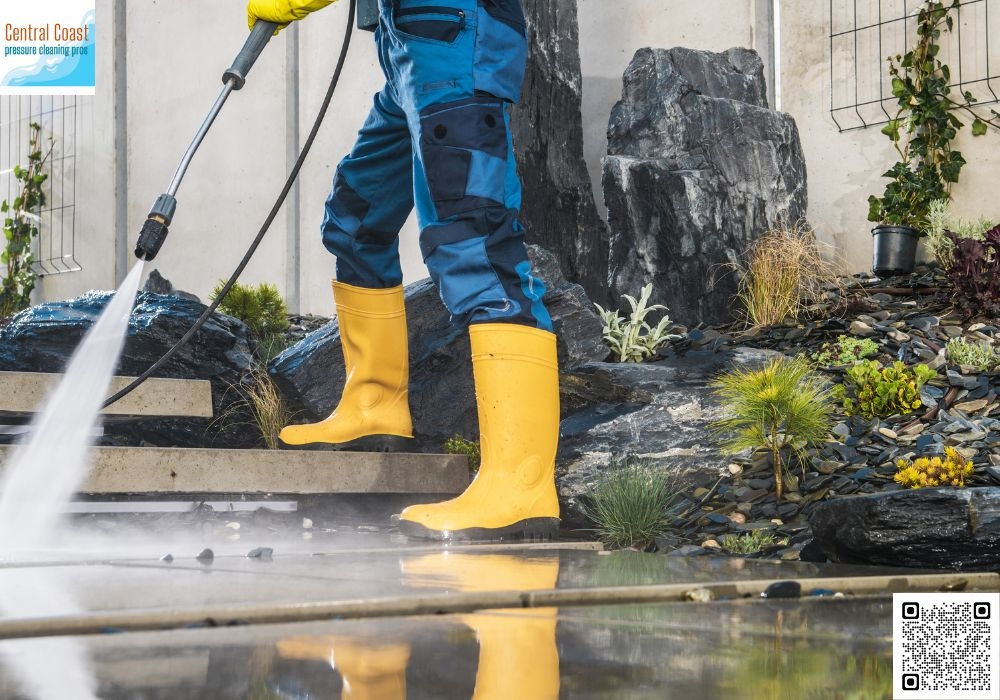 Who offers deck cleaning for outdoor entertainment areas in The Entrance?