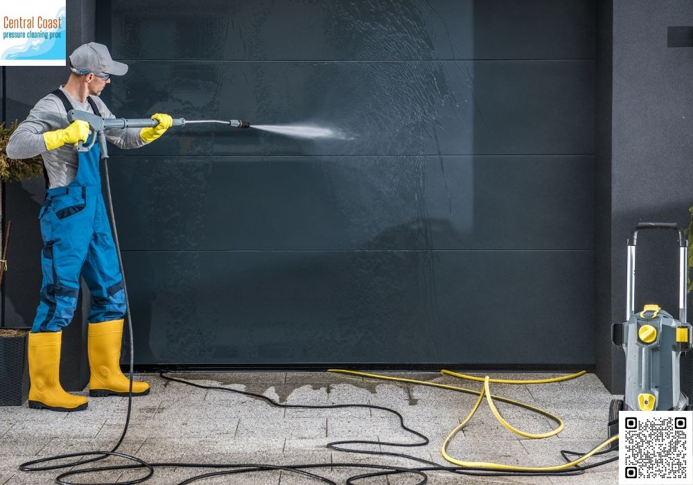 Who provides safe and effective roof cleaning in Terrigal?